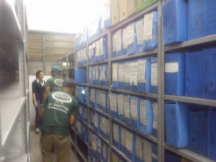 Profissionais fazendo mudanças residenciais